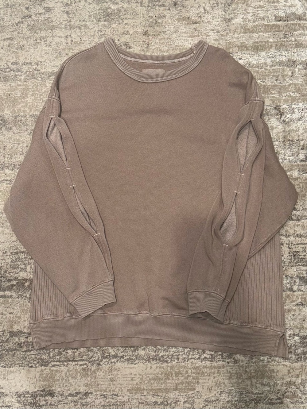 aerie women’s Crewneck Sweatshirt in Taupe. Open sleeves.